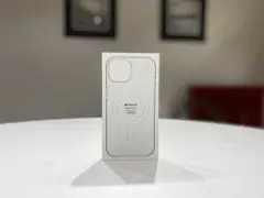 MT203ZM/A iPhone 15 için MagSafe özellikli Kılıf - Şeffaf