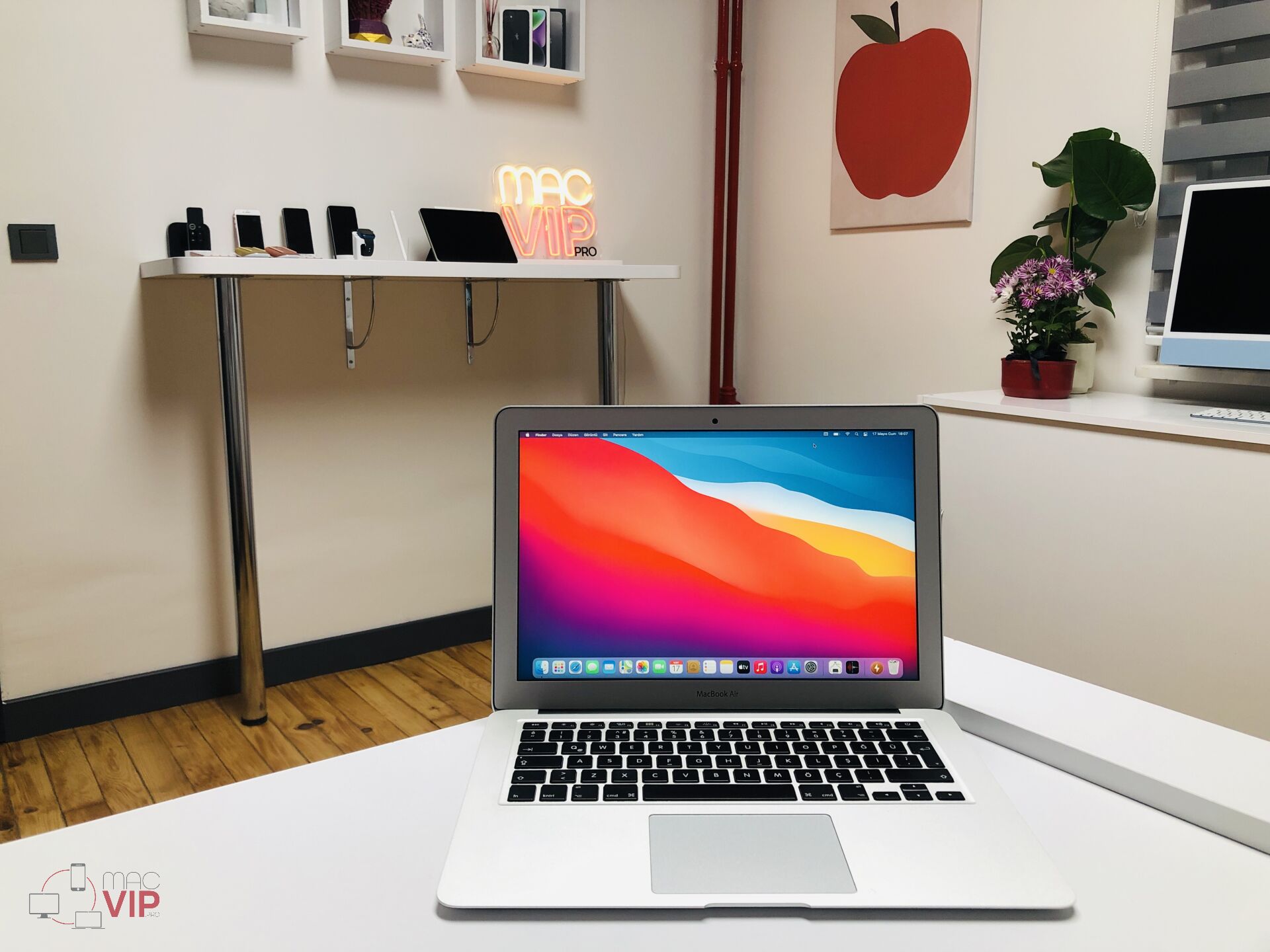 A1466 MacBook Air 13'' 2017 i5 8GB Ram 128GB Ssd - Teşhir - A Kalite