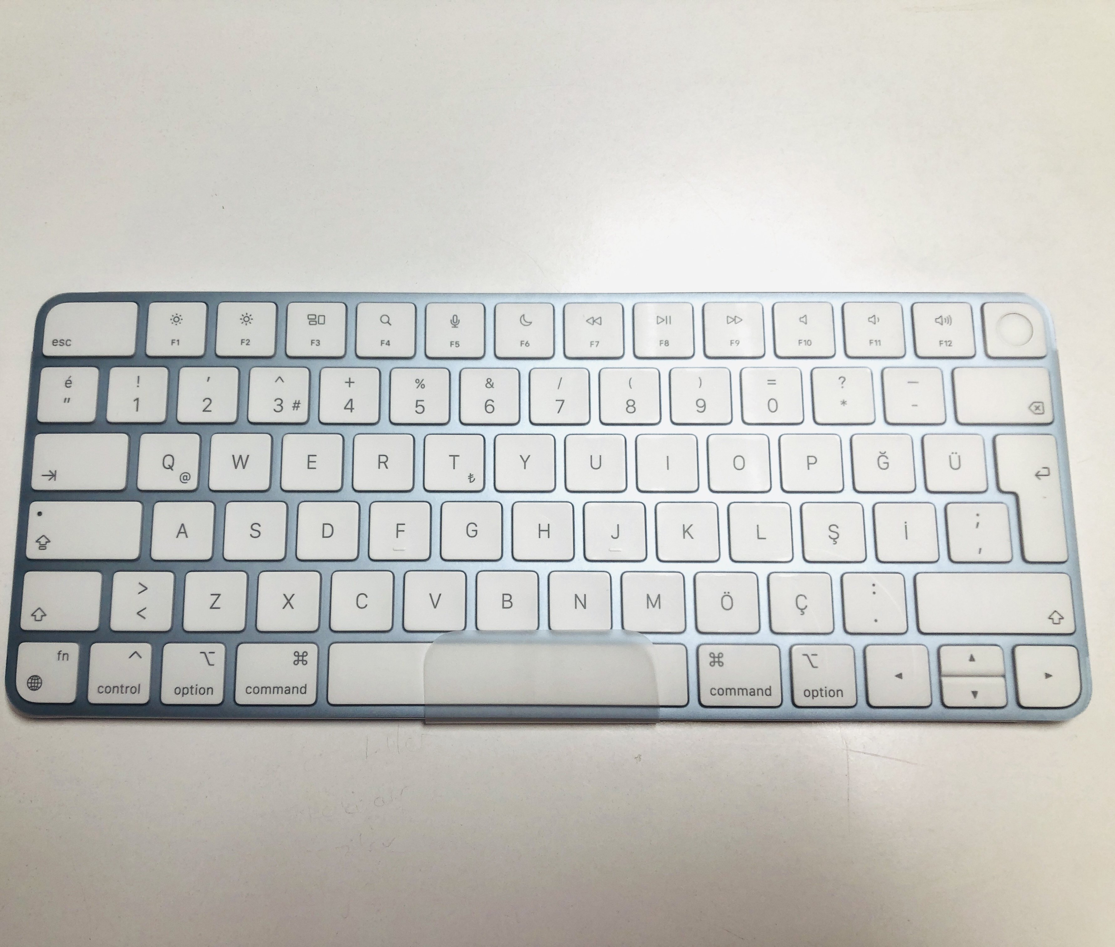 Apple Magic Keyboard MK293TQ/A Türkçe Q TOUCH ID ÖZELLİKLİ