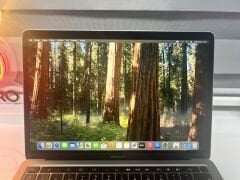 MacBook Pro 13 inç 2020 Touch Bar i5 16GB RAM 512GB SSD Uzay Grisi A Kalite