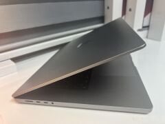 MacBook Pro 16 inç 2021 M1 Pro 16GB RAM 512GB SSD Uzay Grisi A Kalite