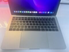 MacBook Pro 13 inç 2016 Touch Bar 8GB RAM 256GB SSD Gümüş A Kalite