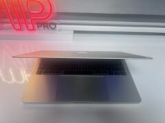 MacBook Pro 13 inç 2016 Touch Bar 8GB RAM 256GB SSD Gümüş A Kalite
