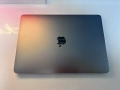 MacBook Pro 13 inç 2020 M1 16GB RAM 512GB SSD Uzay Grisi A Kalite