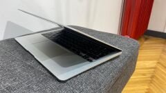 MACBOOK AİR 13 inç 2020 M1 8CPU-7GPU 8GB RAM 256GB SSD 43 Devir