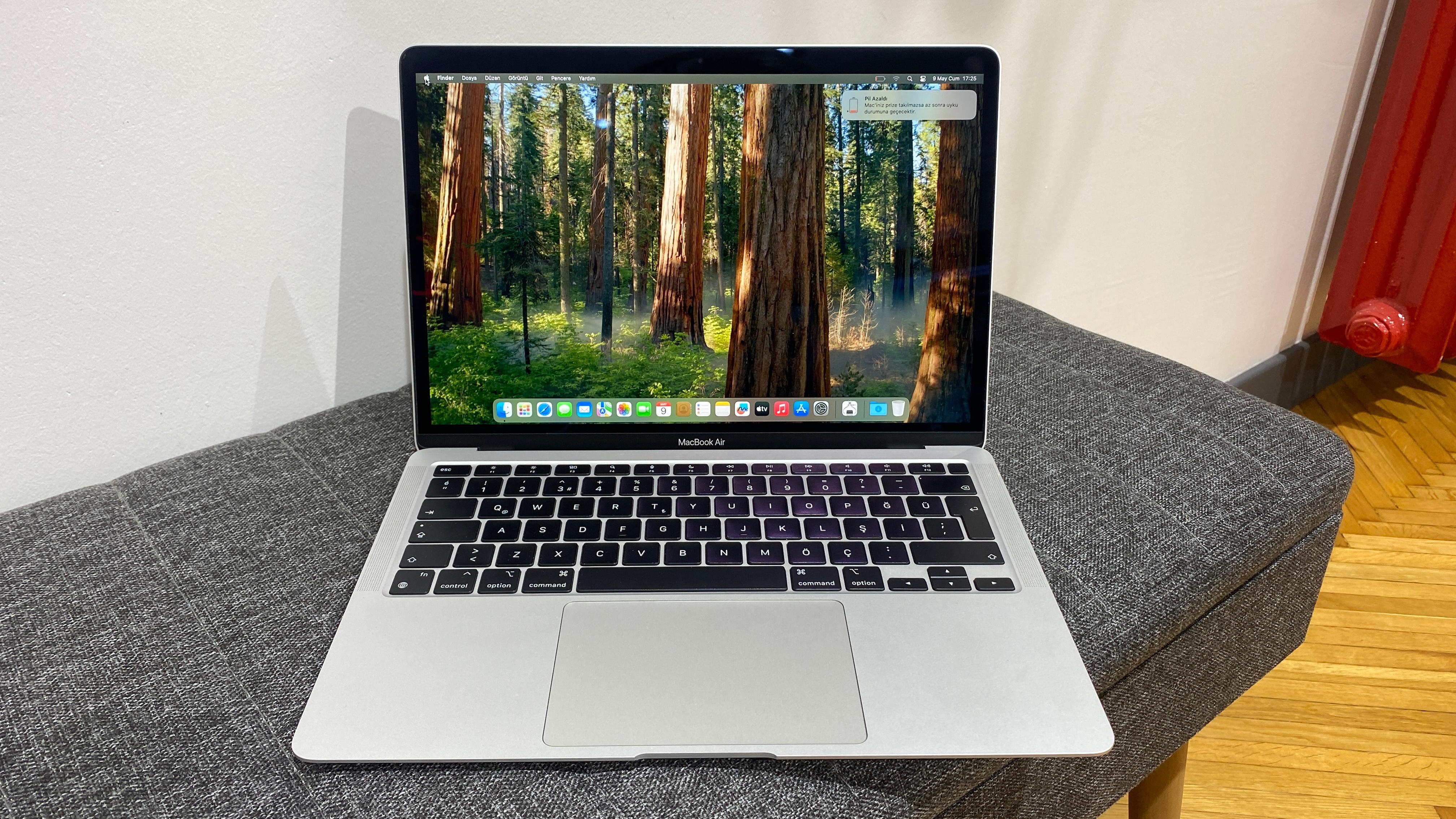 MACBOOK AİR 13 inç 2020 M1 8CPU-7GPU 8GB RAM 256GB SSD 43 Devir