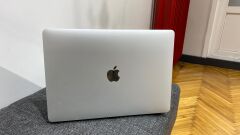 MACBOOK AİR 13 inç 2020 M1 8CPU-7GPU 8GB RAM 256GB SSD 43 Devir