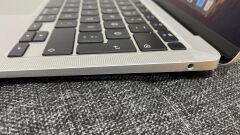 MACBOOK AİR 13 inç 2020 M1 8CPU-7GPU 8GB RAM 256GB SSD 43 Devir