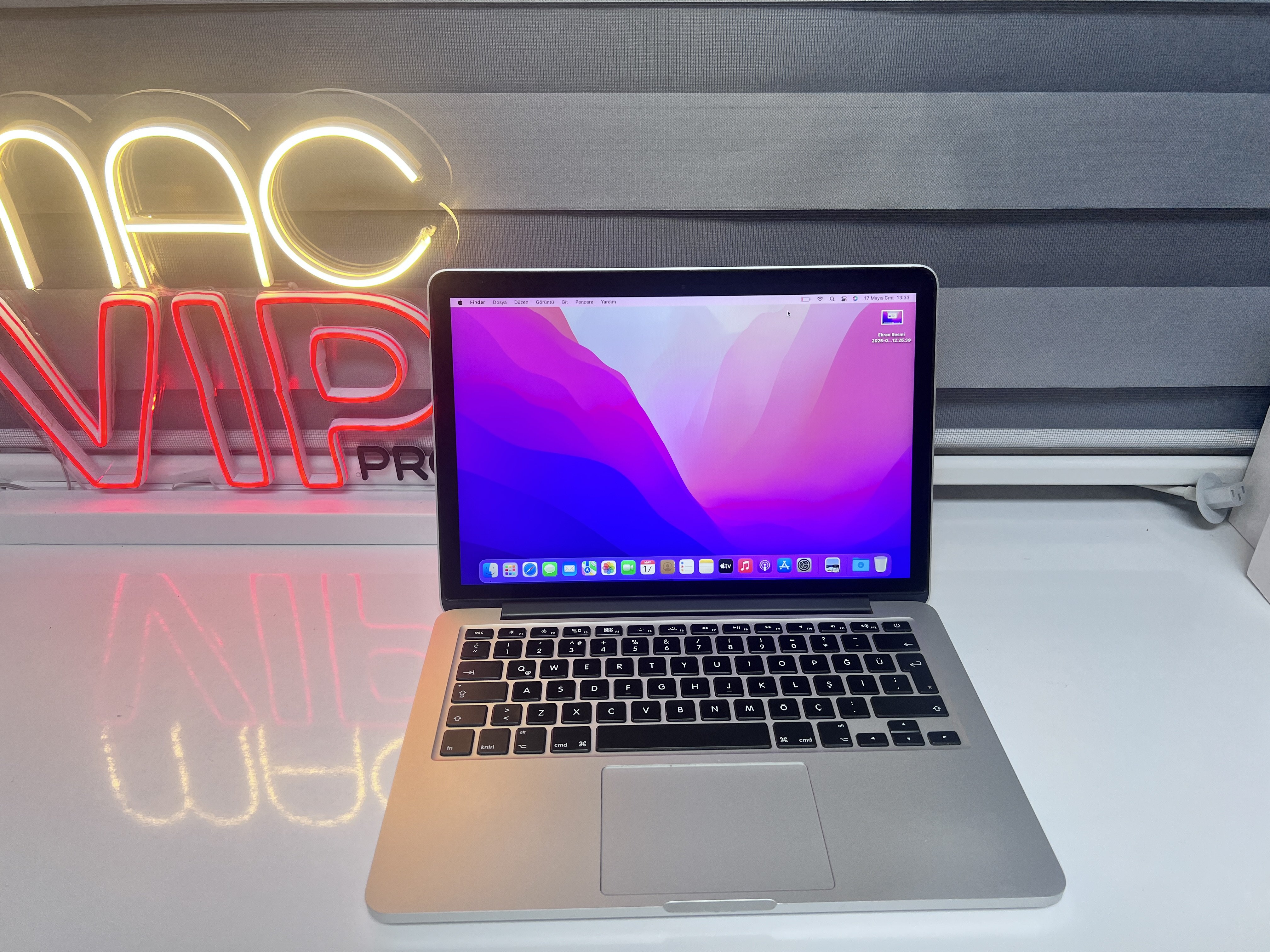 MacBook Pro 13 inç Early 2015 8GB RAM 128GB SSD Gümüş A Kalite