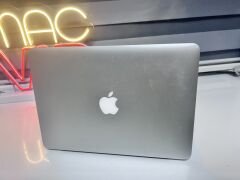 MacBook Pro 13 inç Early 2015 8GB RAM 128GB SSD Gümüş A Kalite