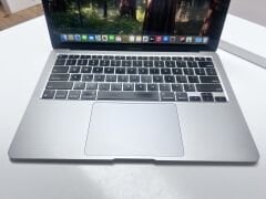 MacBook Air 13 2020 M1 8CPU 8GPU 16GB RAM 1TB SSD Uzay Grisi A Kalite