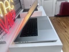MacBook Pro 16 inç 2023 M3 Pro 18GB RAM 512GB SSD Gümüş A Kalite