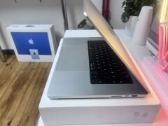 MacBook Pro 16 inç 2023 M3 Pro 18GB RAM 512GB SSD Gümüş A Kalite