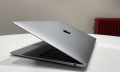 MacBook Air 13 inç M1 8GB Ram 256GB SSD - MGN63TU/A - Teşhir - B Kalite - Kozmetik Sorunlar
