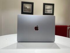MacBook Pro 16 M1 Max 1TB 32GB RAM (Teşhir)