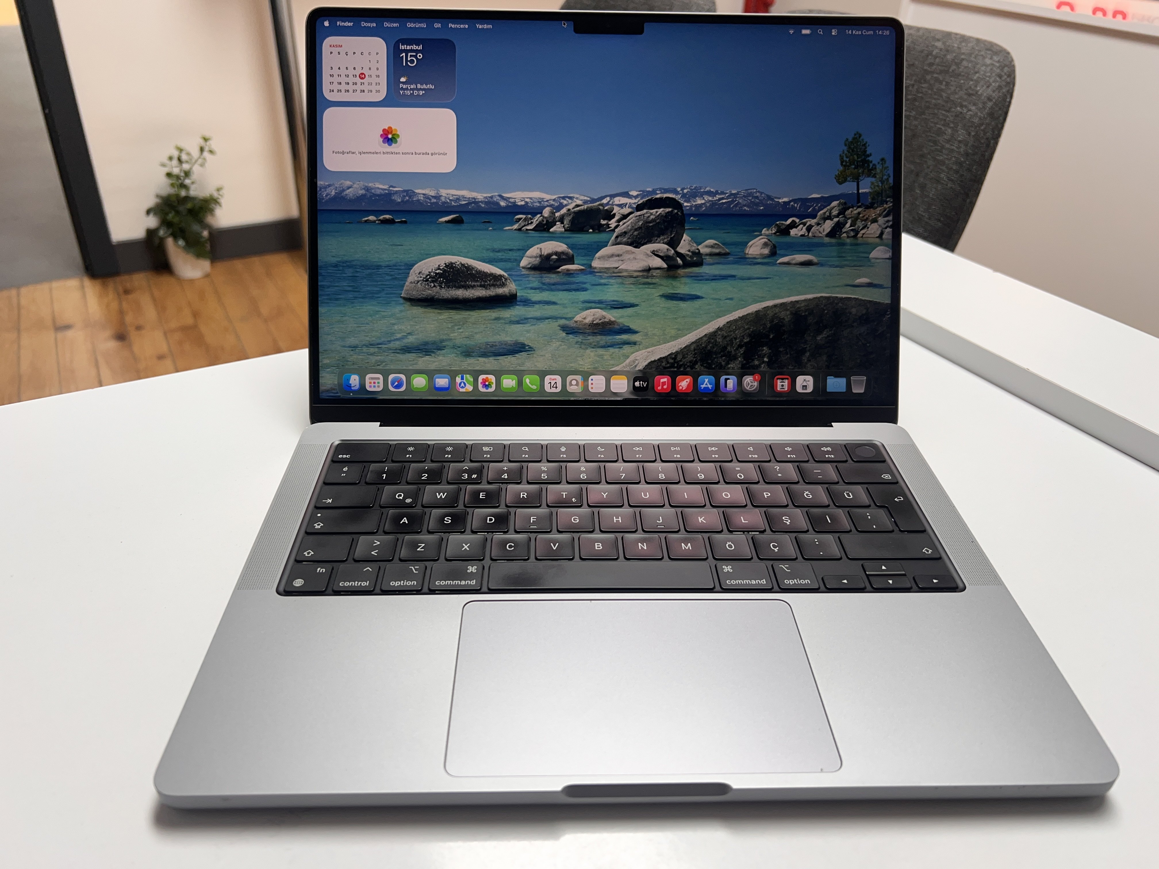 MacBook Pro 14 inç 2021 M1 Pro 16GB RAM 512GB SSD