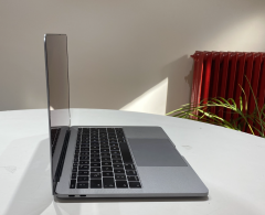MacBook Pro Retina 13 İnç 2017 i5 2.3GHz 8GB RAM 128GB SSD Apple Notebook