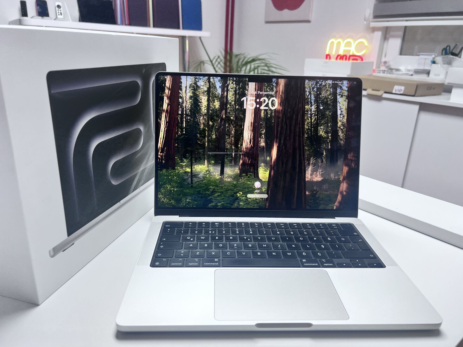 MacBook Pro 14 M4 2024 16GB 512GB Gümüş
