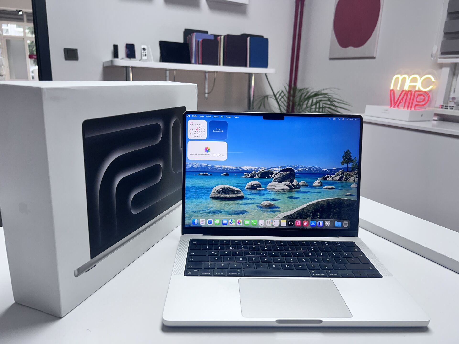 MacBook Pro 14 M3 2023 8GB 512GB Gümüş