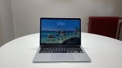 MACBOOK AİR 13 inç 2020 M1 8GB RAM 256GB SSD UZAY GRİSİ - TEŞHİR