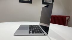 MACBOOK AİR 13 inç 2020 M1 8GB RAM 256GB SSD UZAY GRİSİ - TEŞHİR