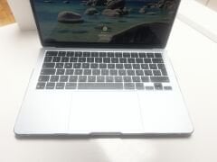 MACBOOK AIR 13 M4 2025 16GB 256GB SKY BLUE 2 YIL APPLE GARANTİLİ