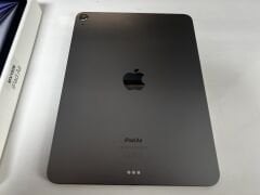 IPAD AIR 11 INC 6 NESIL M2 128GB WIFI UZAY GRISI SIFIR AYARINDA