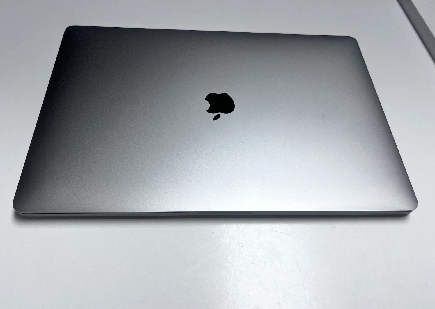 MACBOOK PRO 16 inç 2019     2.6GHZ İ7, 32GB RAM, 512GB SSD, 4GB GPU    UZAY GRİSİ