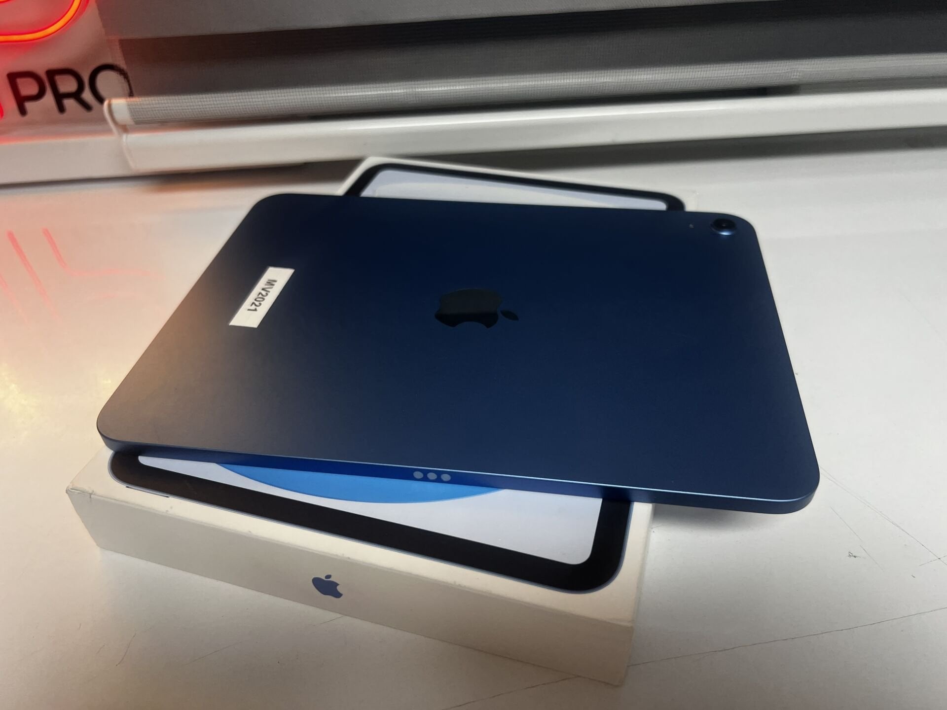 Apple iPad A16 Wi-Fi 128GB Mavi Apple Garantili Kutulu Çok Temiz