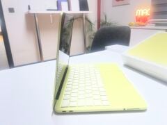 MacBook Neo 13 inç Apple M1 8GB 256GB SSD Sarı - KUTU AÇIK SIFIR ÜRÜN