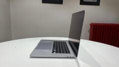MACBOOK PRO 16 inç 2019 2.3GHZ İ9 16GB RAM 1TB SSD  4GB GPU
