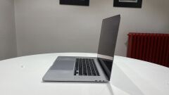 MacBook Pro 16 inç 2019 i9 16GB RAM 1TB SSD 4GB GPU (Temiz 2. El)