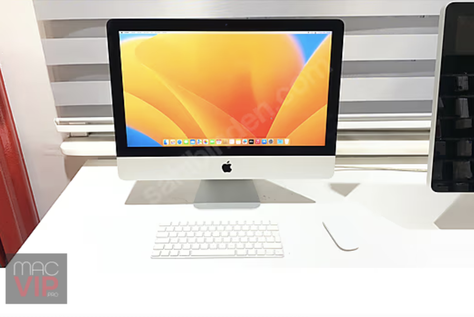 İMAC RETİNA 4K 21.5 inç 2017    3.6 GHZ İ7, 16GB RAM, 500GB SSD