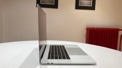 MacBook Pro 15 2017 i7 2.8GHz / 16GB RAM / 512GB SSD / 2GB GPU Gümüş