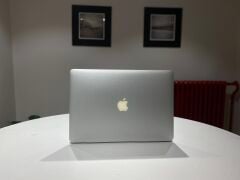 Apple MacBook Pro 15 2015 i7 16GB / 256GB SSD Gümüş - 3 Ay Garantili
