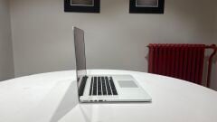 Apple MacBook Pro 15 2015 i7 16GB / 256GB SSD Gümüş - 3 Ay Garantili