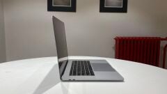 MacBook Pro 15 2018 i9 2.9GHz / 32GB RAM / 1TB SSD / 4GB GPU Uzay Grisi